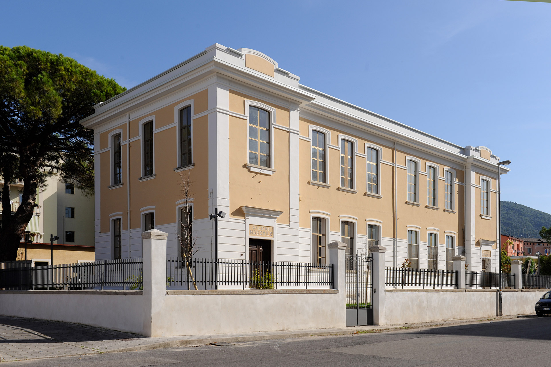 Centro didattico-specialistico a Salerno